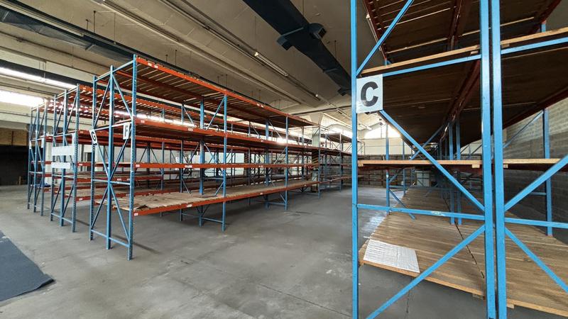 To Let commercial Property for Rent in Maitland Western Cape